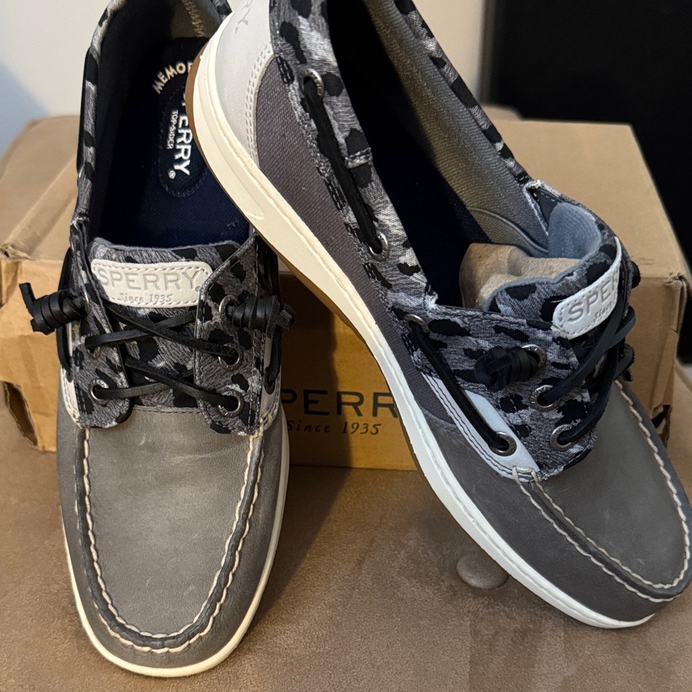 New Women’s Sperry Gray Boat Shoes